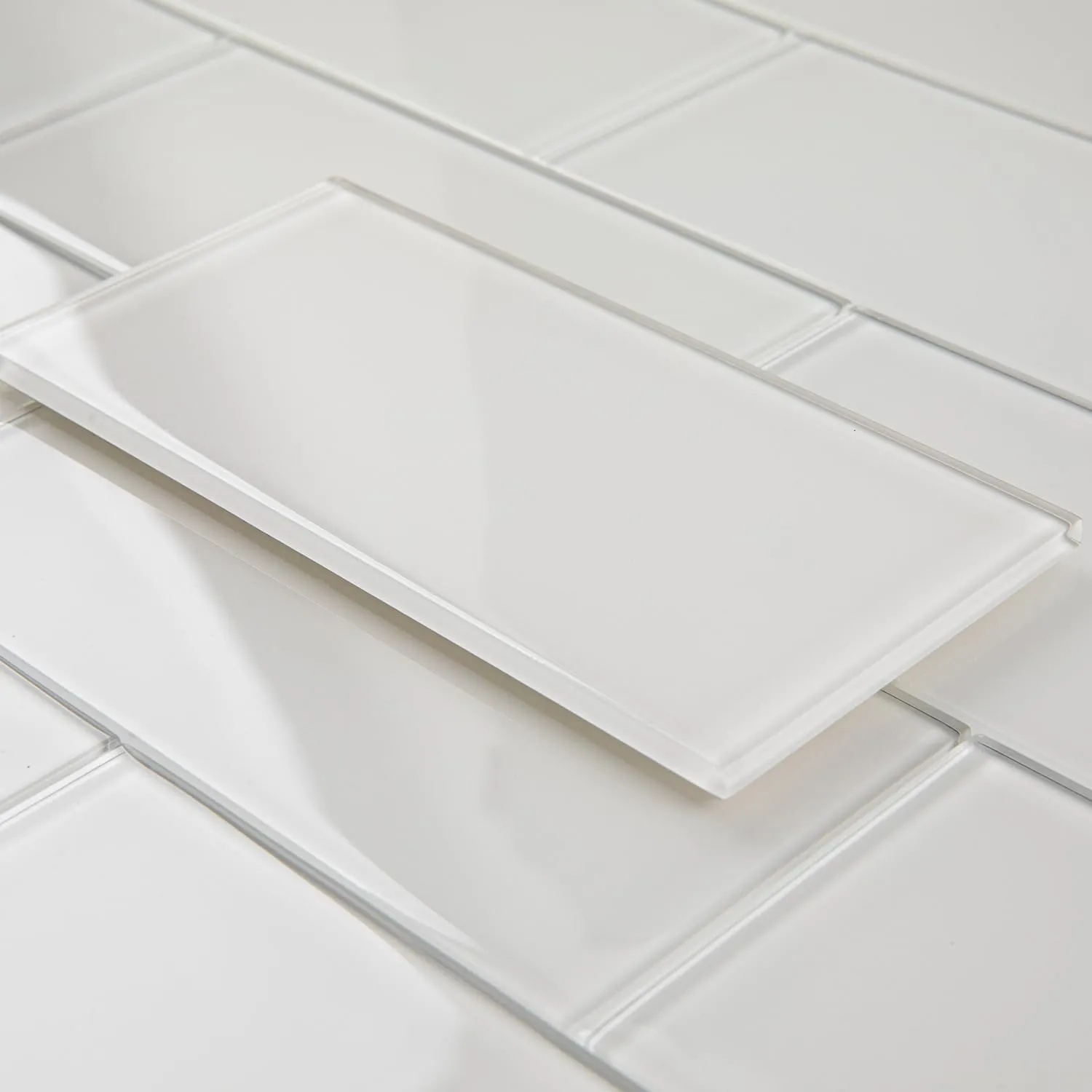 Lovdeco Peel and Stick Glass Subway Tile, 3 x 6 Inch, 5 Sq Ft, White Glass for Bathroom Kitchen Backsplash Wall, 40-Pack